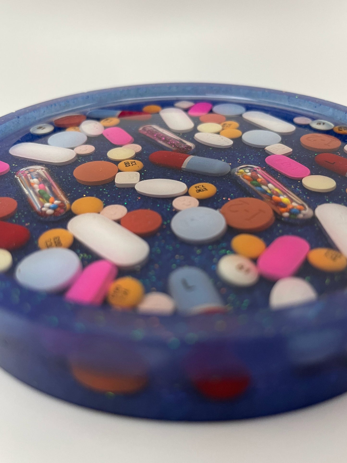 Resin round medicine coaster