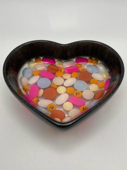 Resin medicine heart-shaped trinket bowl