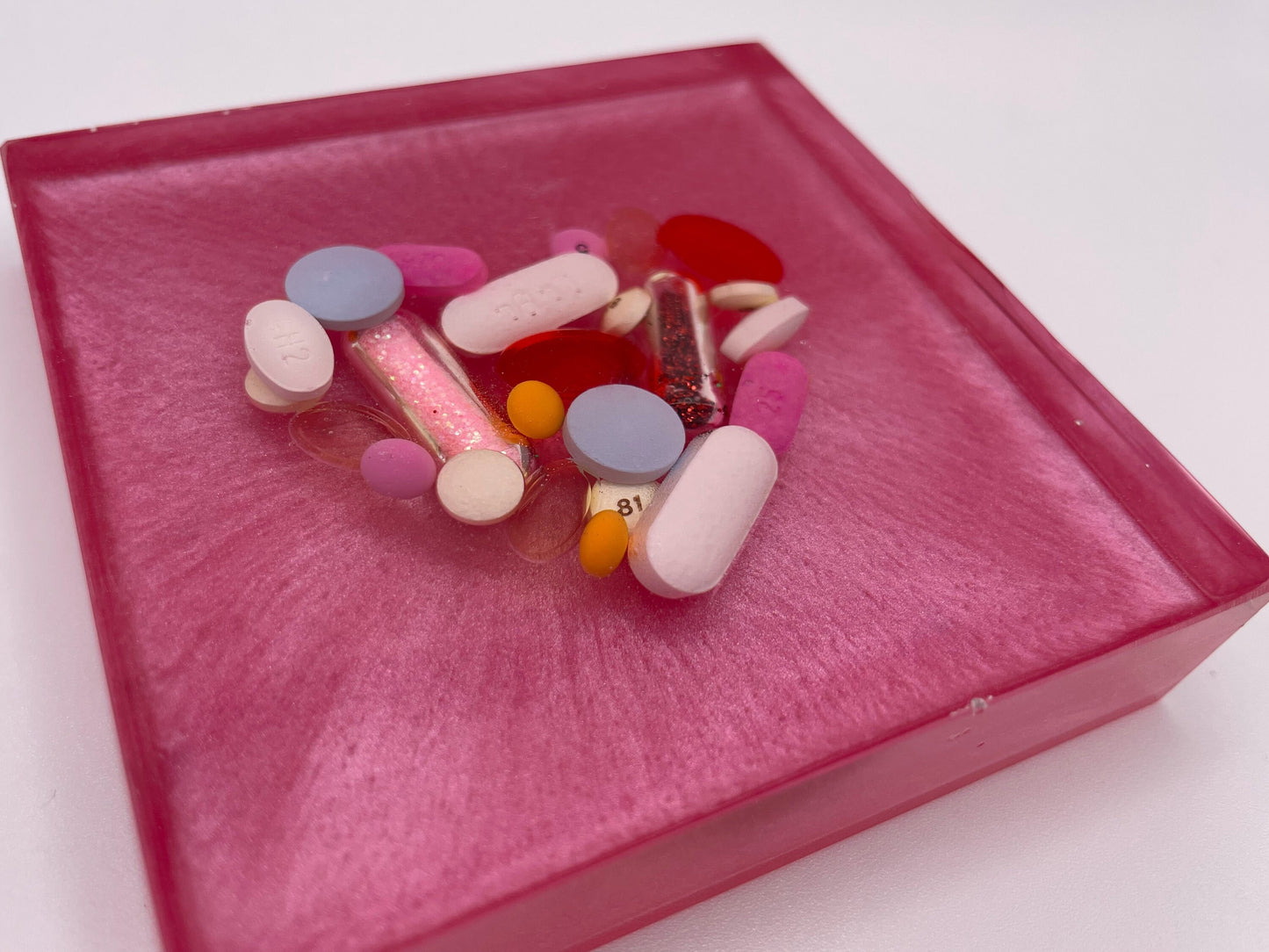 Resin medicine heart paperweight/coaster