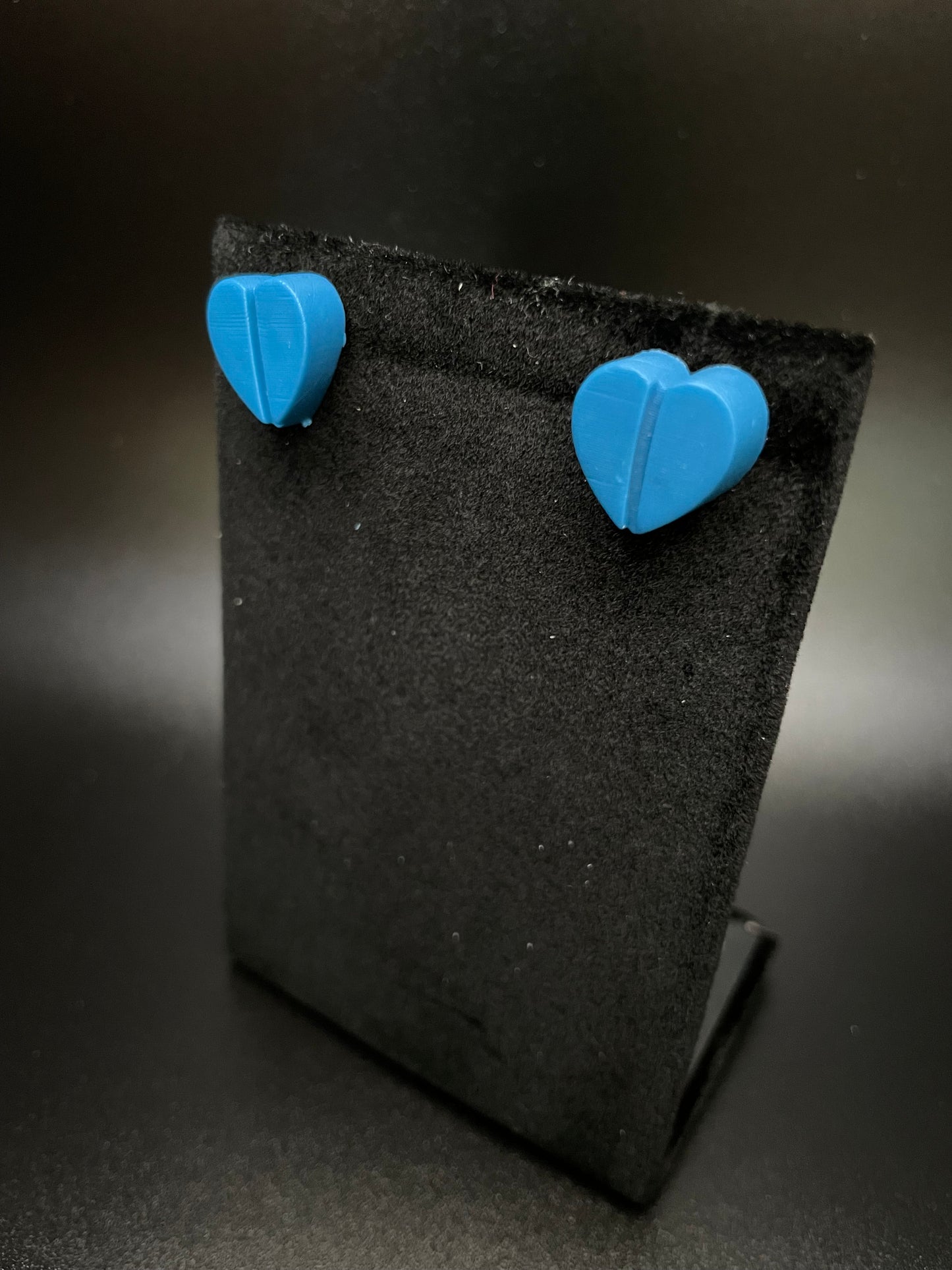 Heart-Shaped Tablet Stud Earrings