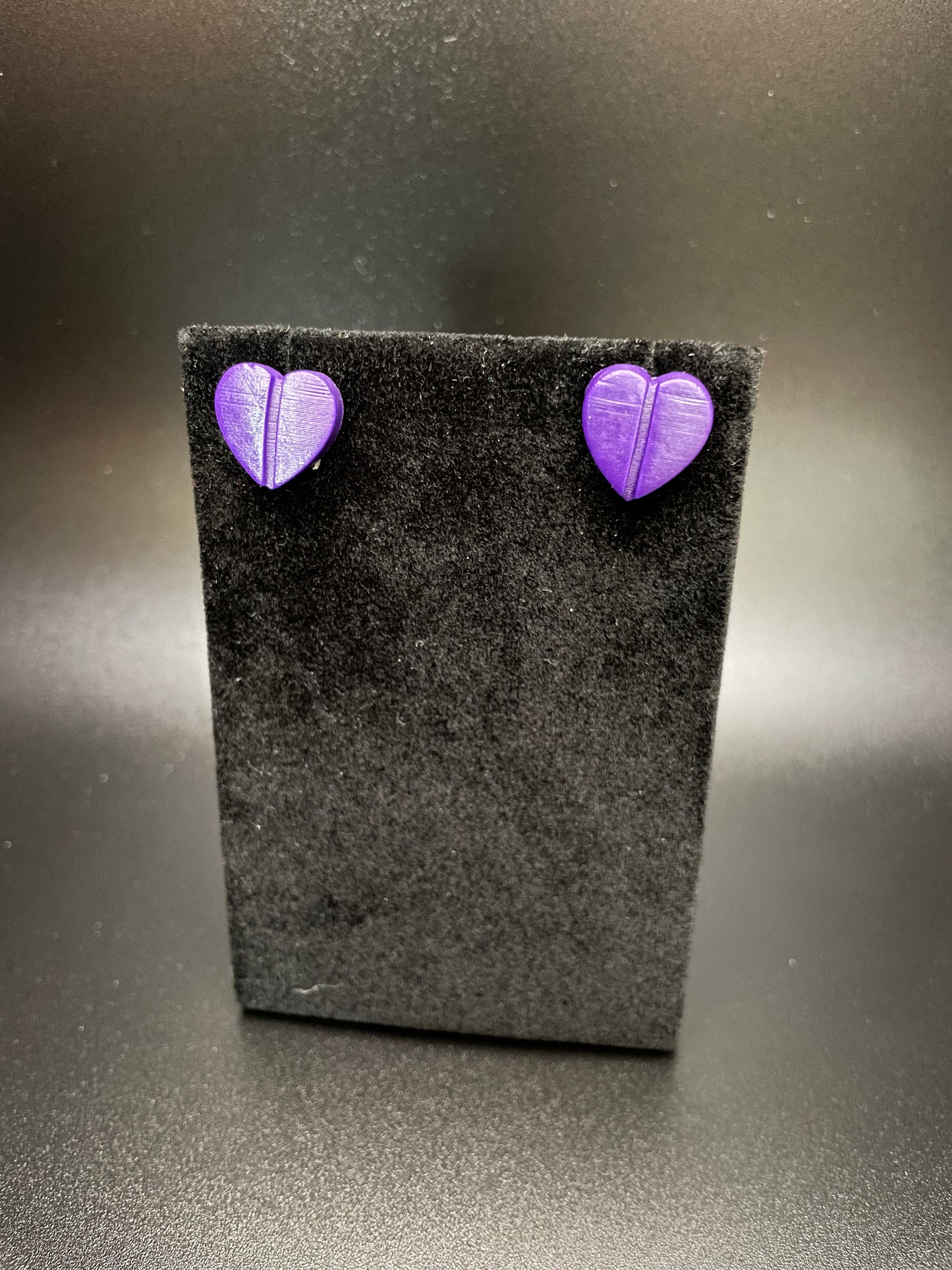 Heart-Shaped Tablet Stud Earrings