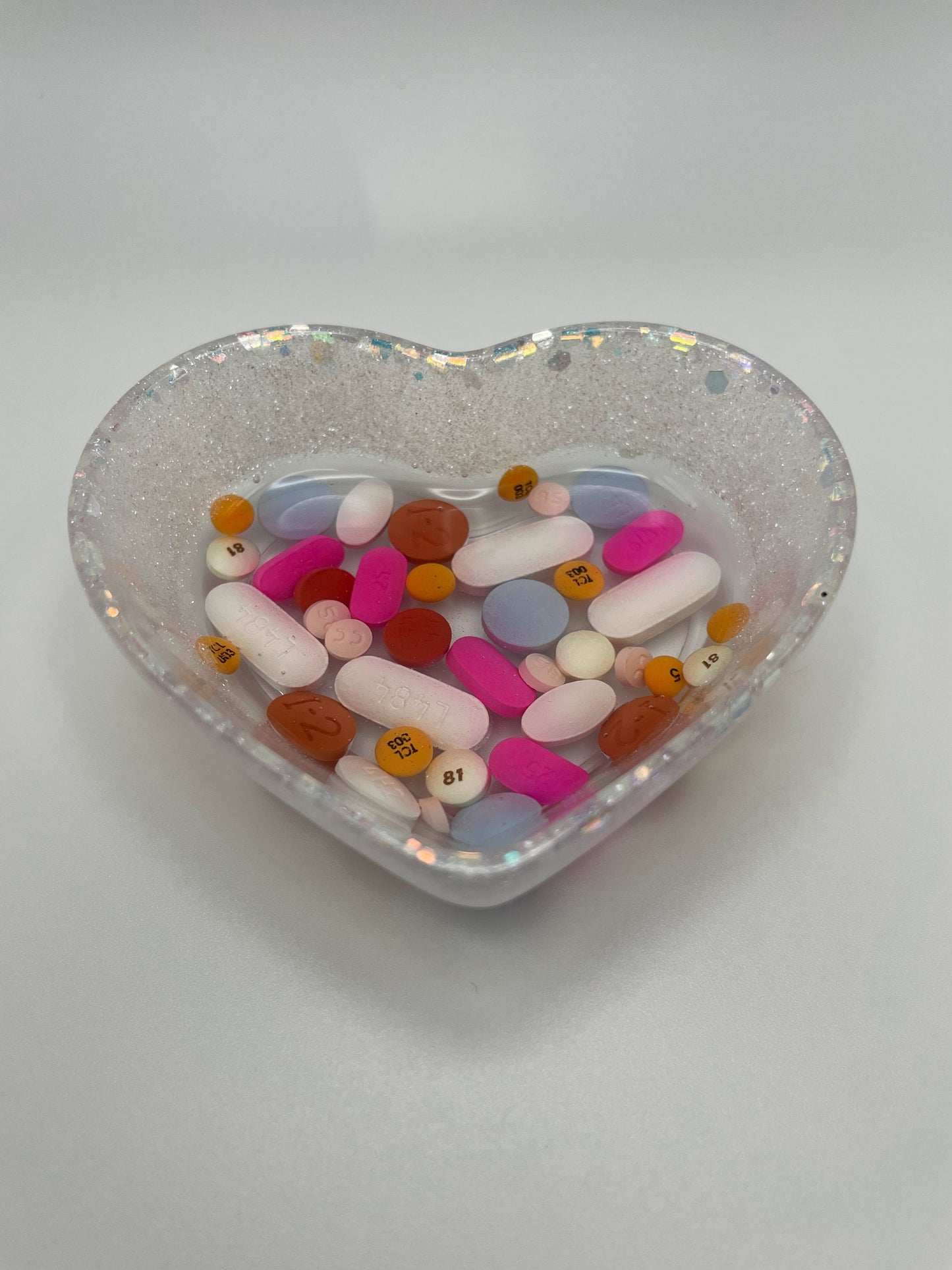 Resin medicine heart-shaped trinket bowl